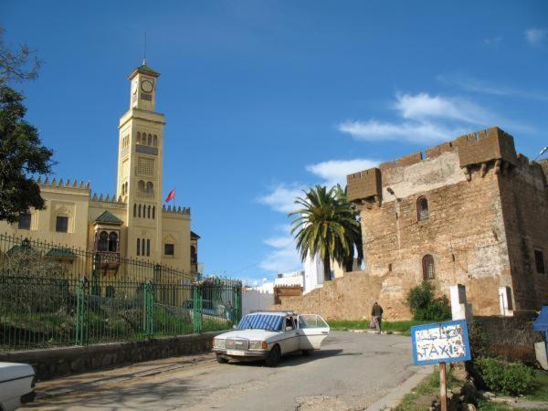 לאראש Hotel Choumis Haj Messaoud מראה חיצוני תמונה