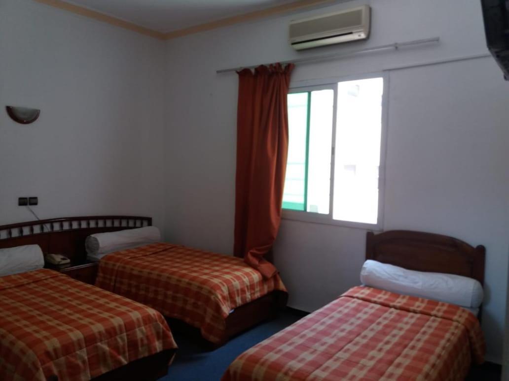 לאראש Hotel Choumis Haj Messaoud מראה חיצוני תמונה